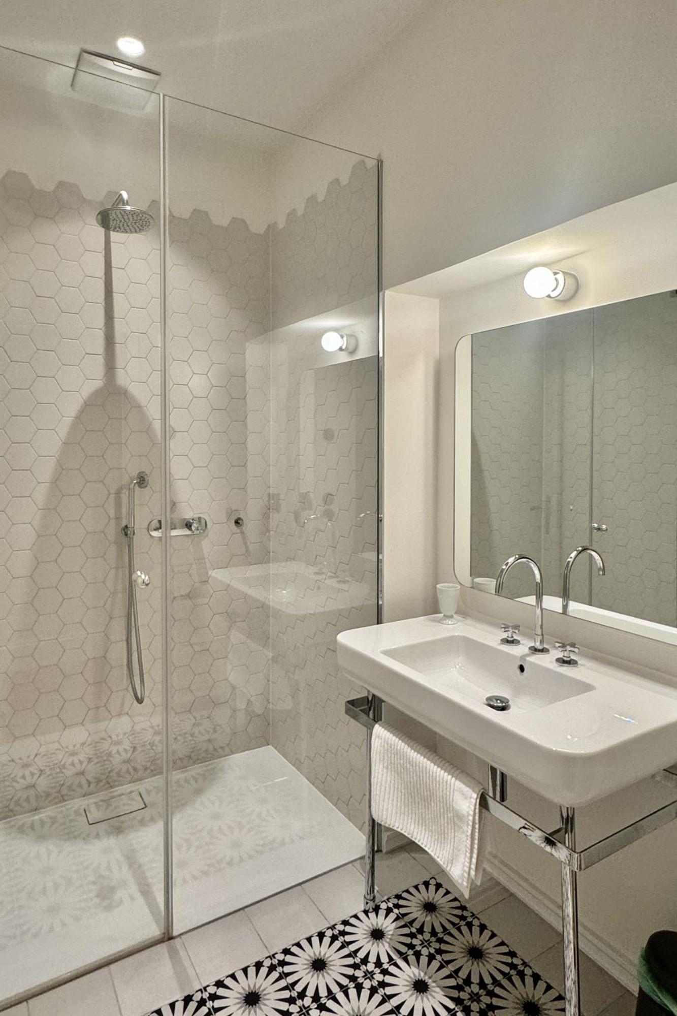 Stunning Apartment In City Center ウィーン エクステリア 写真